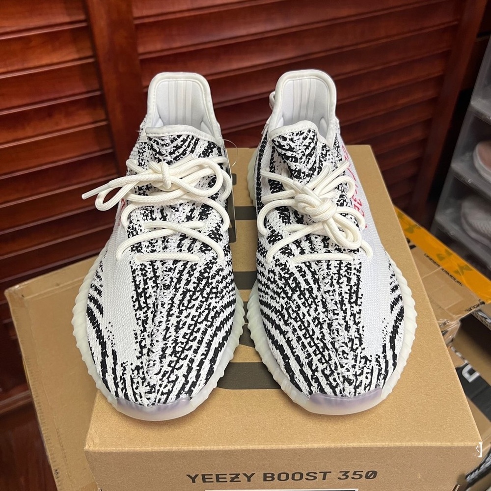 Yeezy Boost 350 V2 Zebra